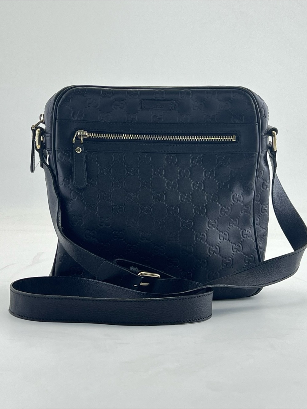 🚩steal Gucci Black Embossed Leather Crossbody Messenger